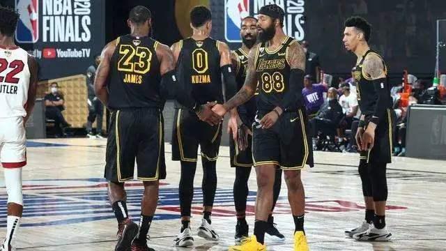 从阵型到控 从阵型到控